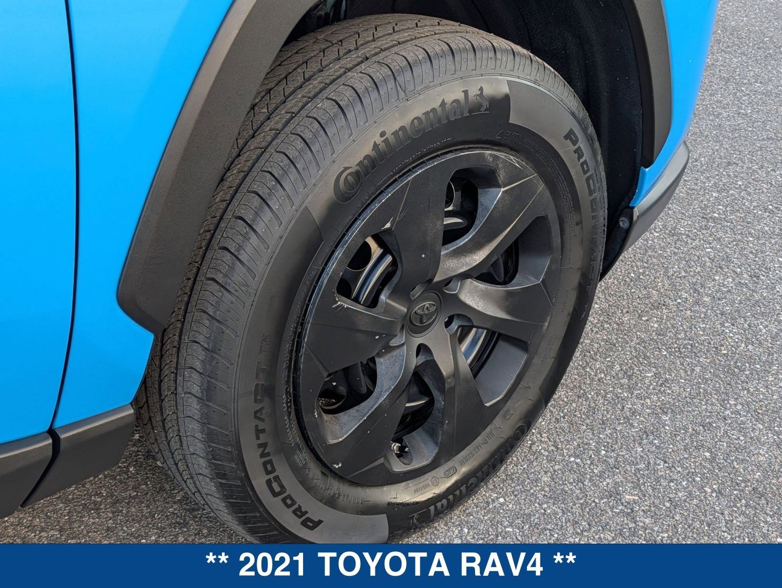 Used 2021 Toyota RAV4 LE image 12