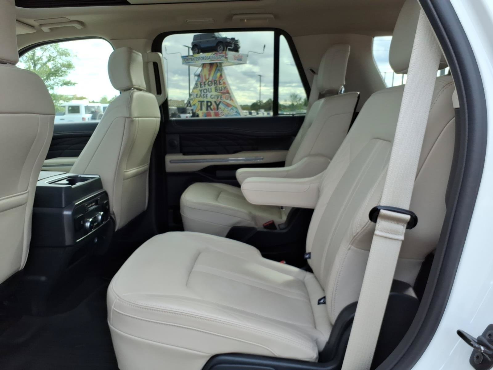 Certified 2024 Ford Expedition Platinum AWD/4WD image 13