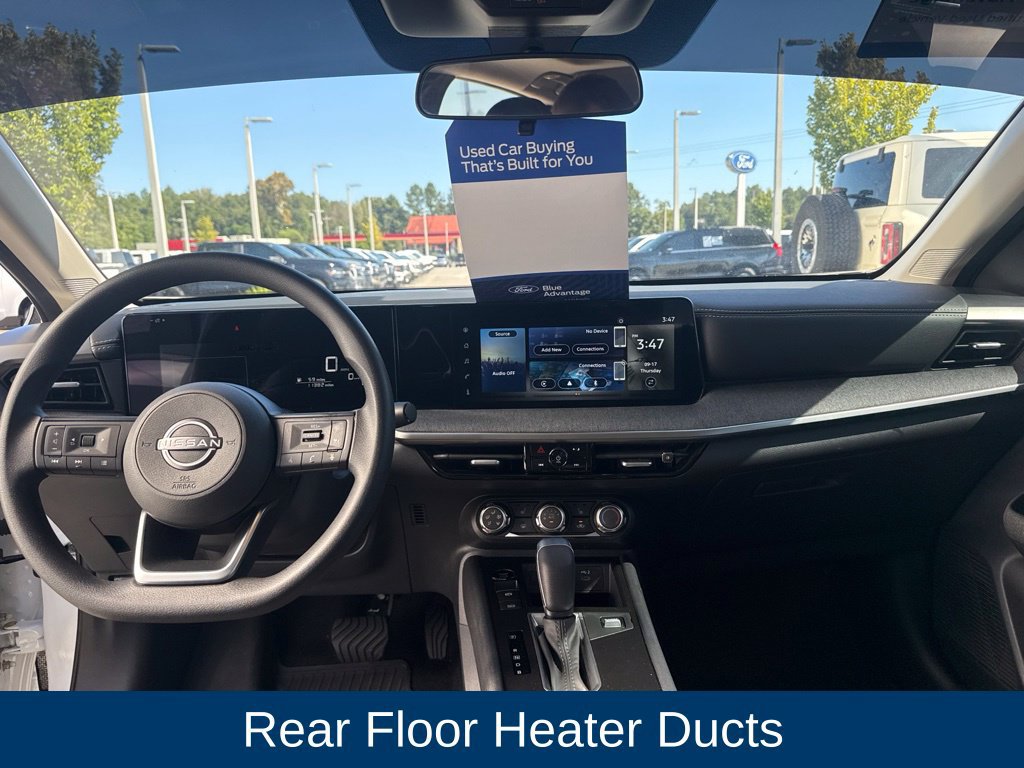Used 2025 Nissan Kicks SV w/ SV Premium Package FWD image 18