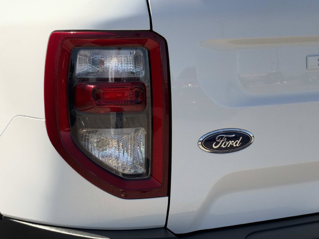 Certified 2025 Ford Bronco Sport Outer Banks w/ Outer Banks Tech Package+ AWD/4WD image 8