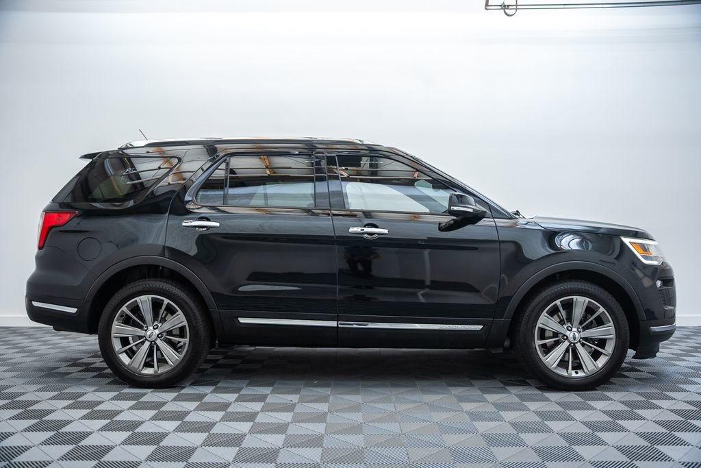 Certified 2018 Ford Explorer Limited AWD/4WD image 4