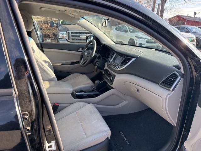 Used 2018 Hyundai Tucson SE image 11