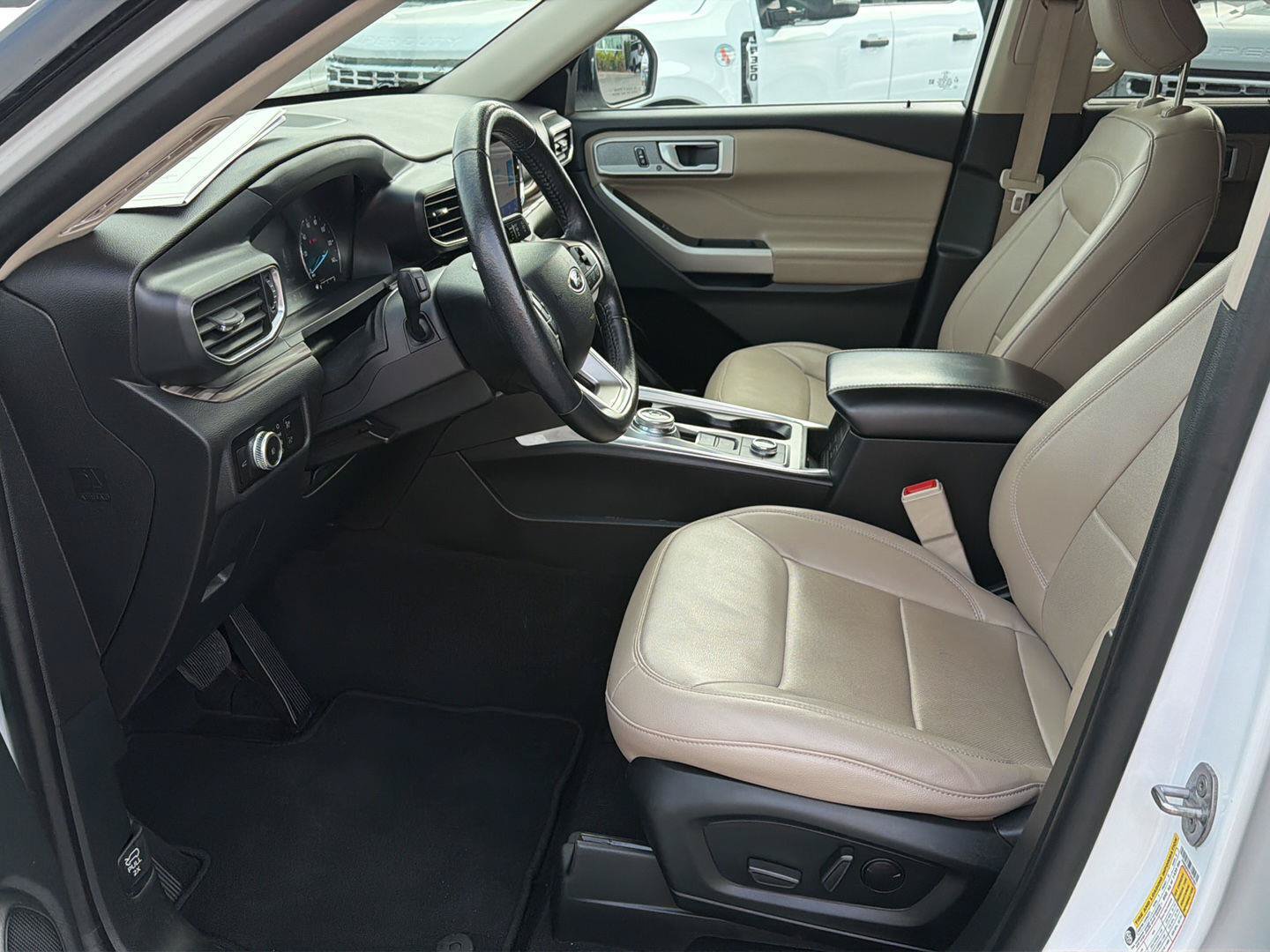 Certified 2023 Ford Explorer Limited AWD/4WD image 10