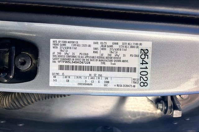 Certified 2025 Ford F150 Lariat w/ FX4 Off-Road Package image 30