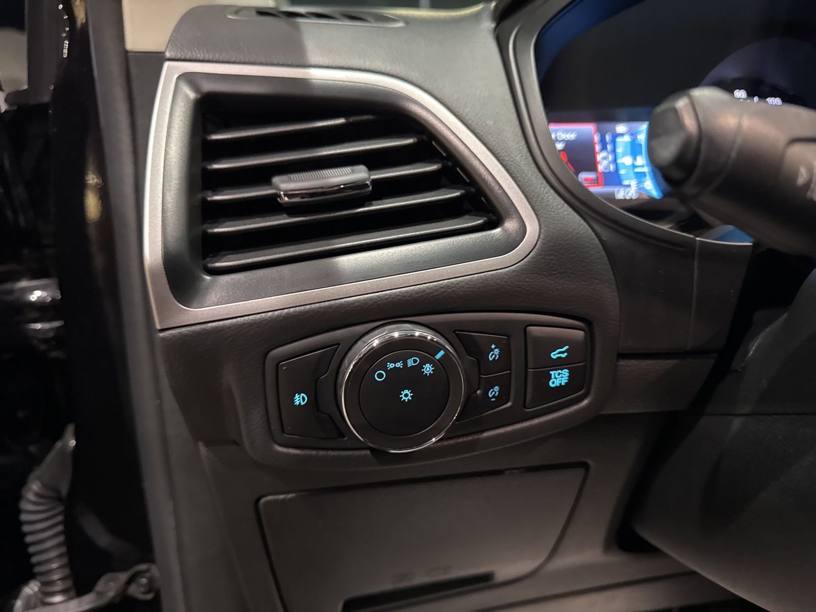 Certified 2024 Ford Edge SEL w/ Convenience Package image 27