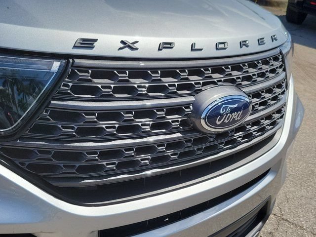 Certified 2023 Ford Explorer XLT w/ Equipment Group 202A RWD image 13