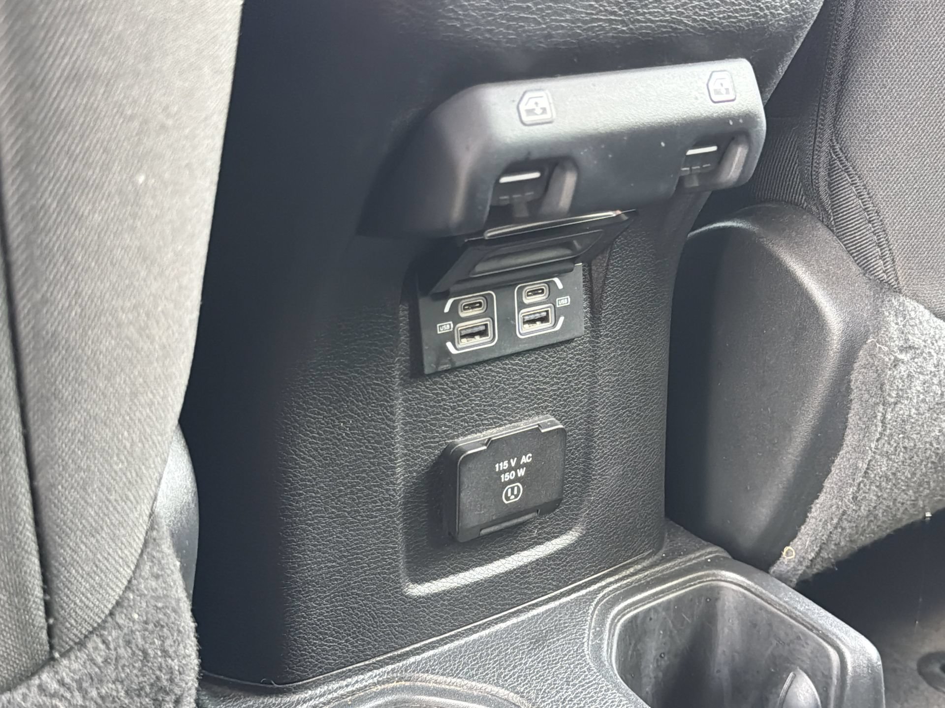 Used 2023 Jeep Wrangler Unlimited Rubicon AWD/4WD image 20