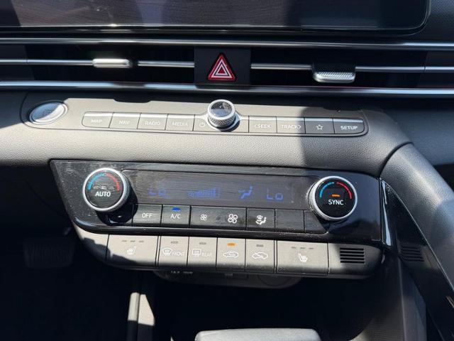 Used 2024 Hyundai Elantra SEL w/ Convenience Package FWD image 16