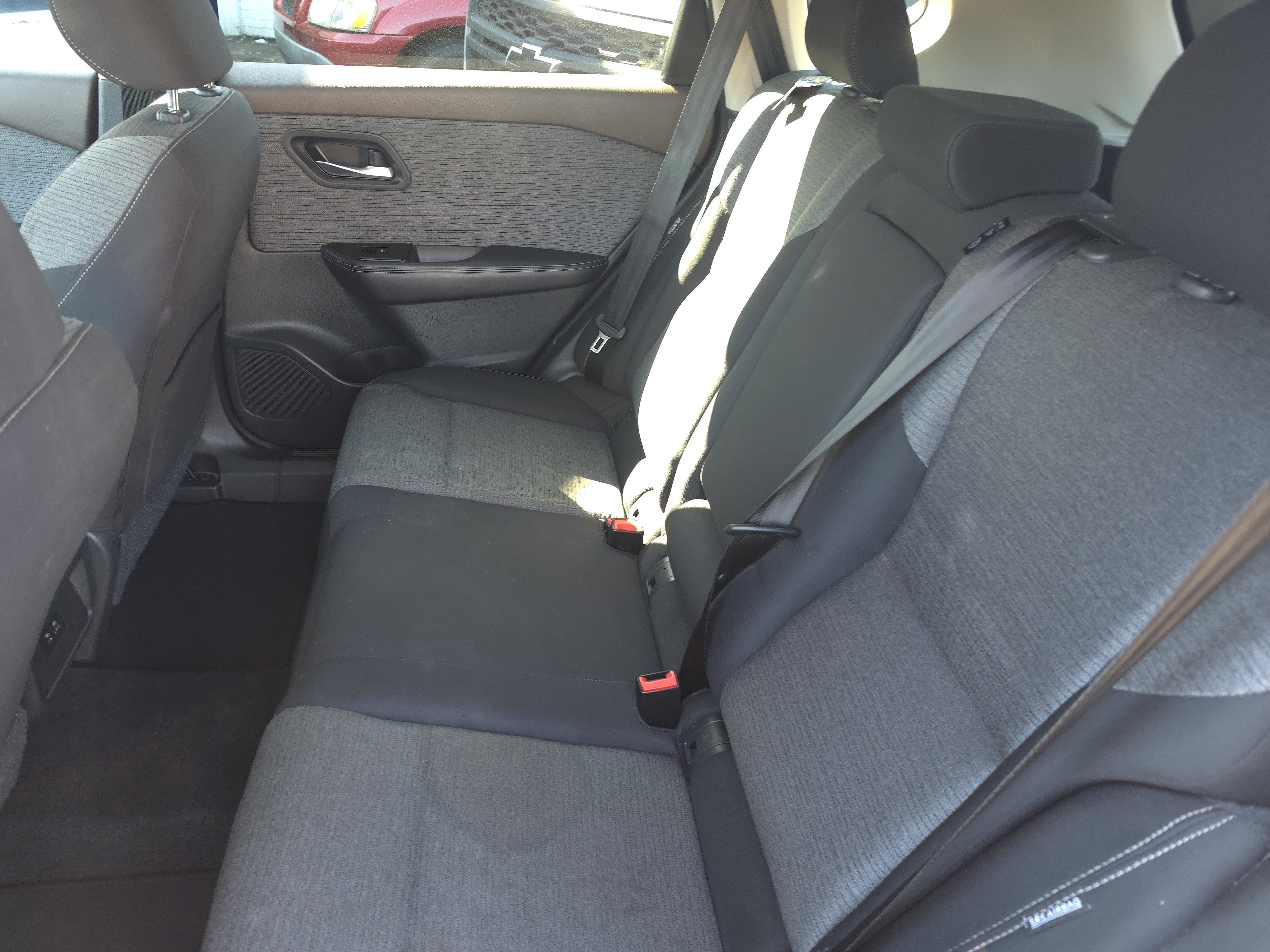 Used 2023 Nissan Rogue SV AWD/4WD image 17