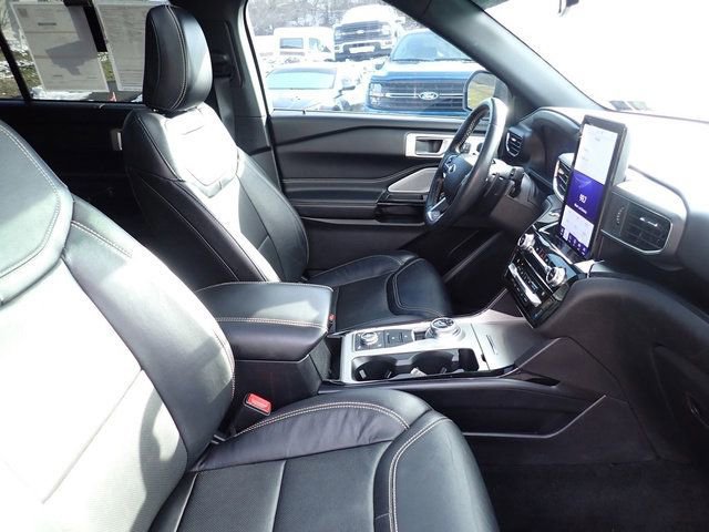 Certified 2021 Ford Explorer ST w/ ST Street Pack image 12