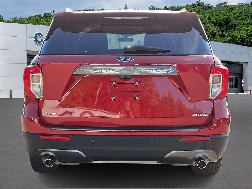 Certified 2021 Ford Explorer XLT w/ Equipment Group 202A image 3