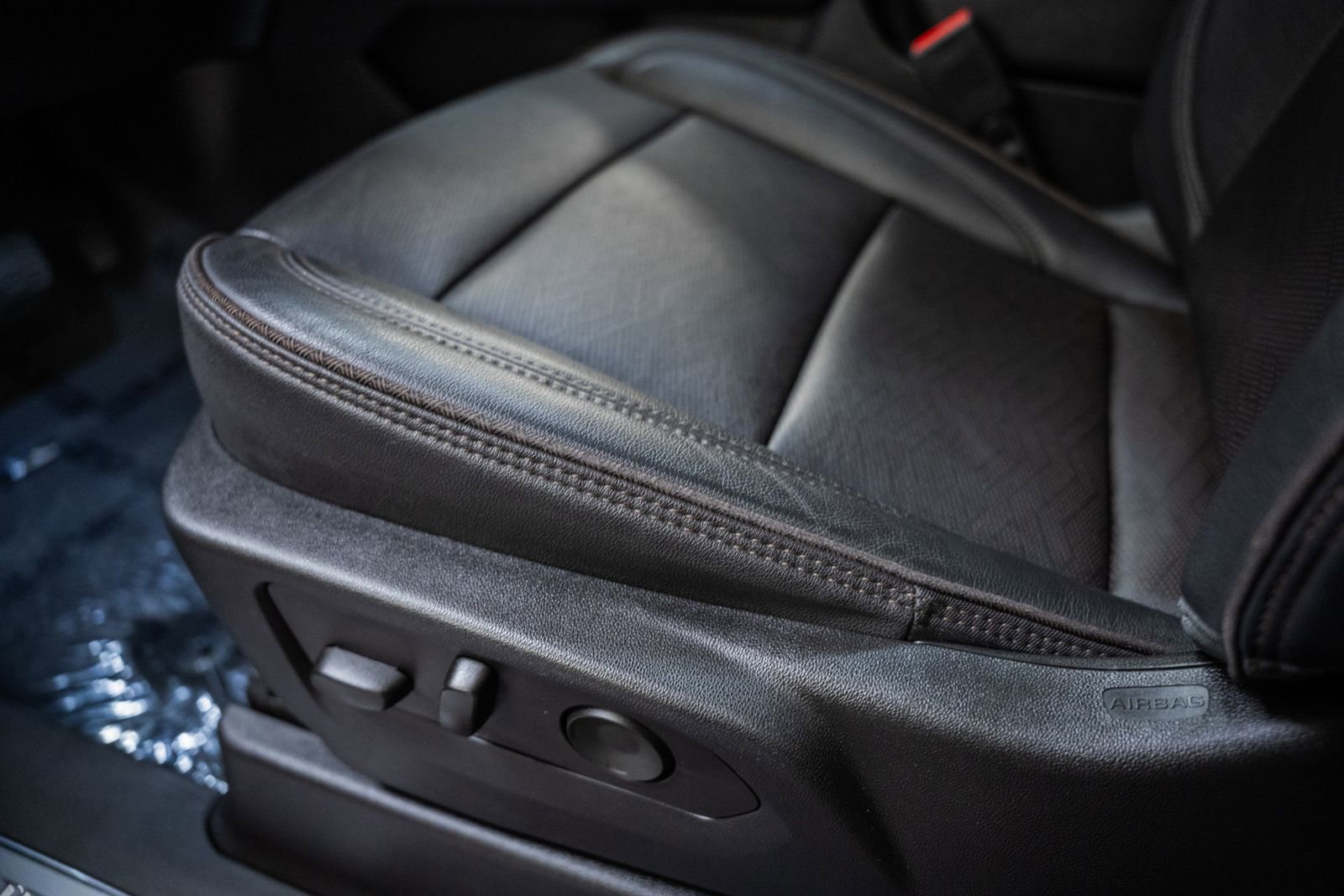 Used 2023 Chevrolet Tahoe High Country image 44