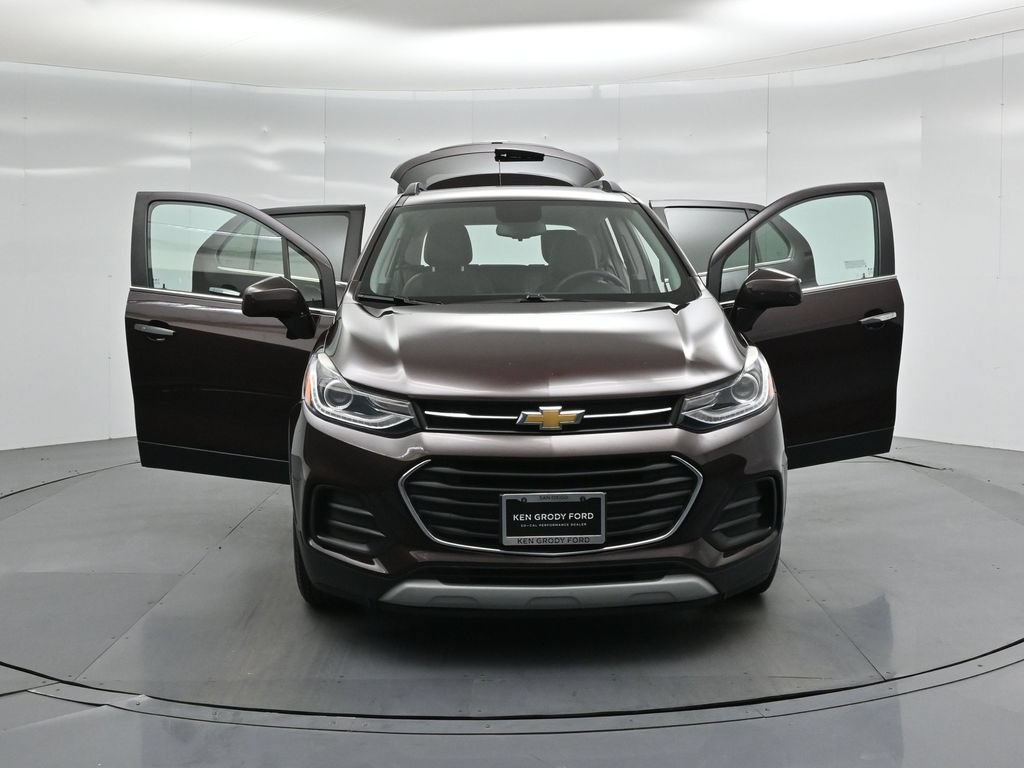 Used 2020 Chevrolet Trax LT w/ LT Convenience Package FWD image 26