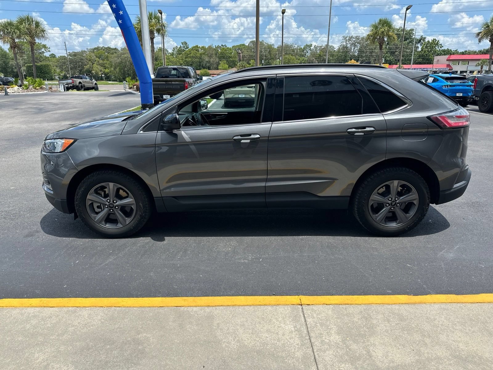 Certified 2022 Ford Edge SEL w/ Sport Appearance Package AWD/4WD image 8