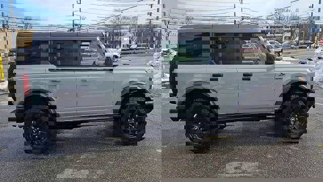 Certified 2024 Ford Bronco Black Diamond image 9