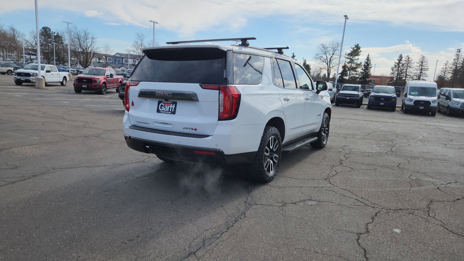 Used 2023 GMC Yukon AT4 w/ Technology Package image 16