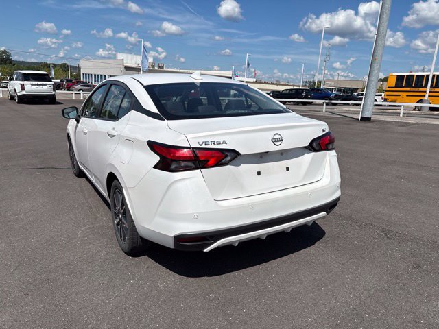 Used 2024 Nissan Versa SV FWD image 5