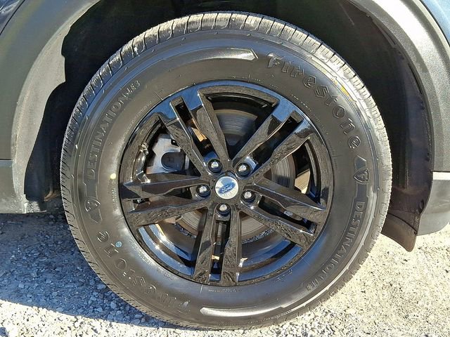 Certified 2022 Ford Explorer XLT w/ Equipment Group 202A image 9