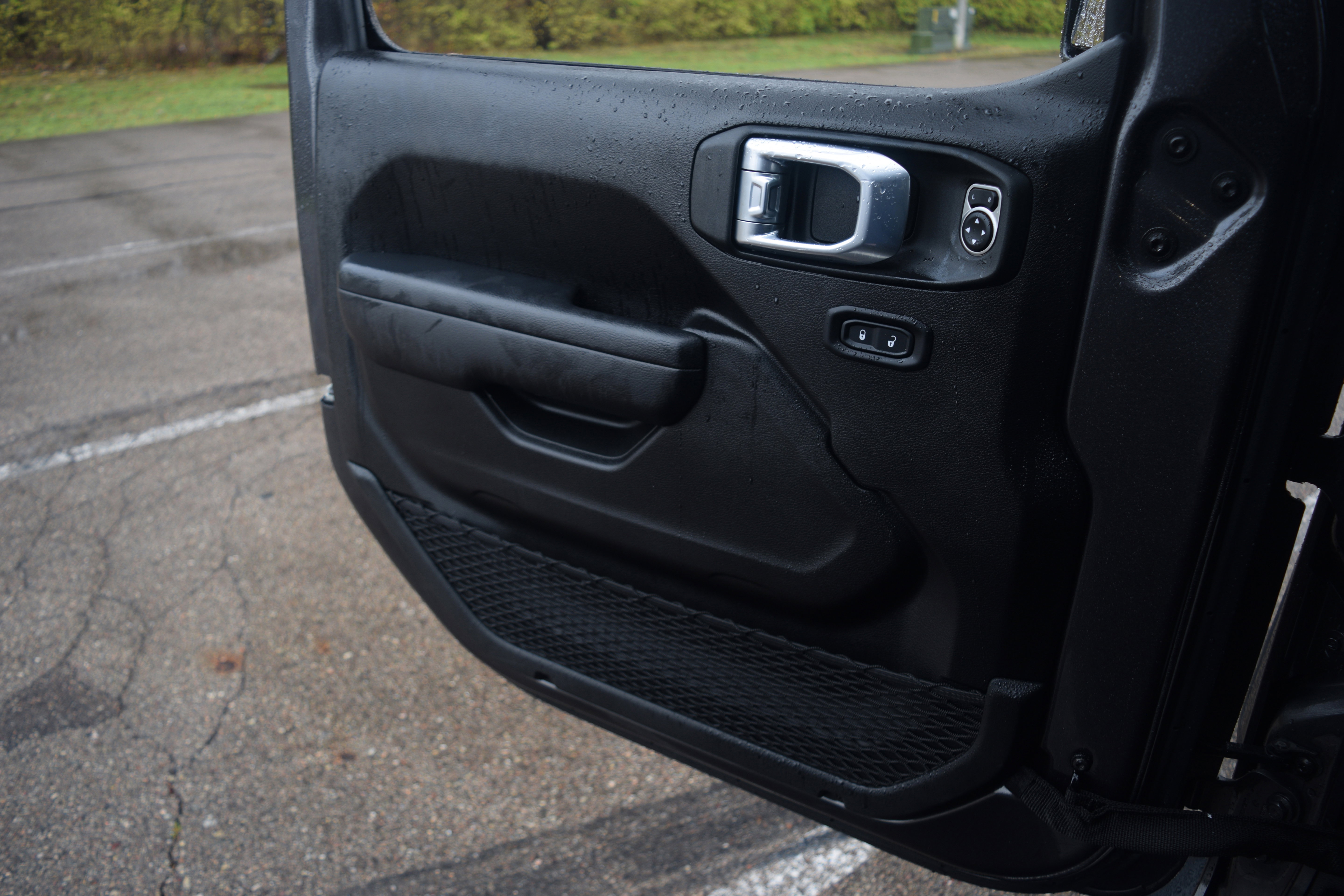 Used 2022 Jeep Wrangler Unlimited Rubicon w/ Steel Bumper Group image 18