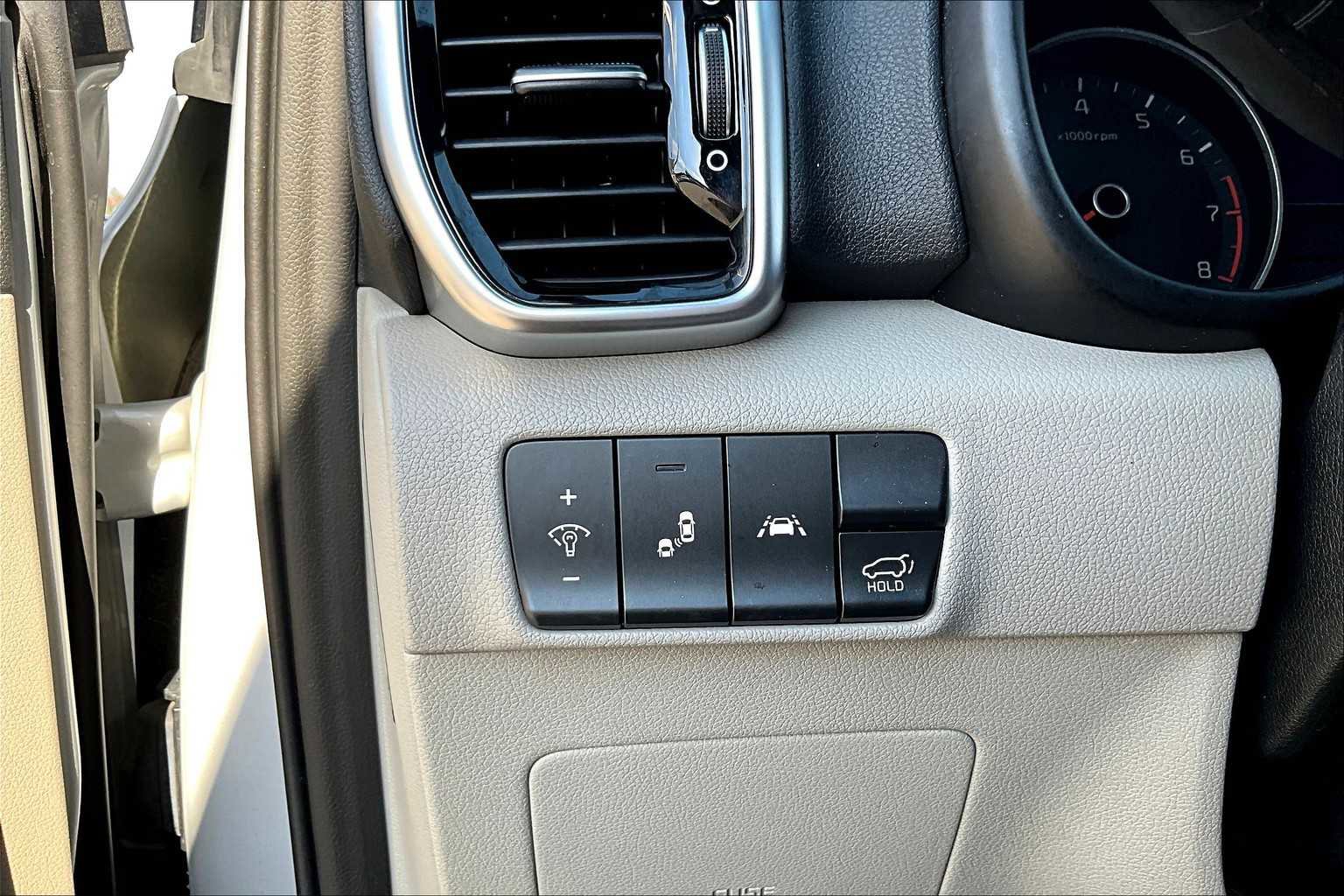 Used 2020 Kia Sportage EX image 63