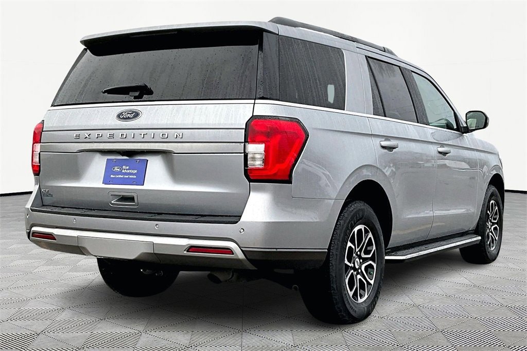 Certified 2023 Ford Expedition XLT image 4