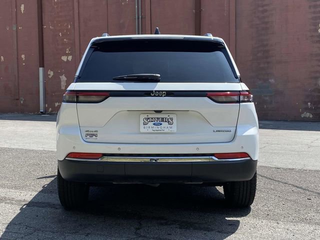 Used 2023 Jeep Grand Cherokee Laredo AWD/4WD image 4