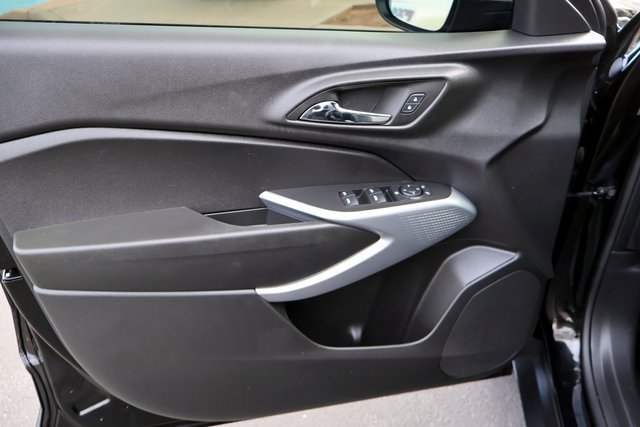 Used 2024 Chevrolet Trax RS image 25