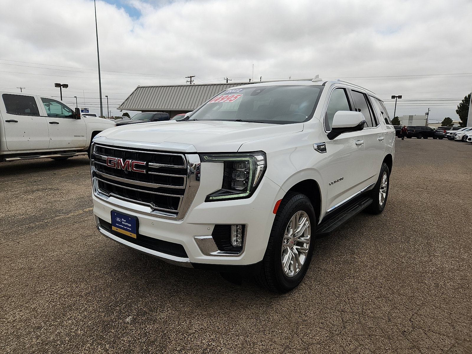Used 2022 GMC Yukon SLT w/ SLT Luxury Package RWD image 3