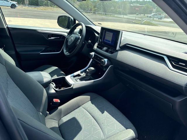 Used 2024 Toyota RAV4 XLE FWD image 7