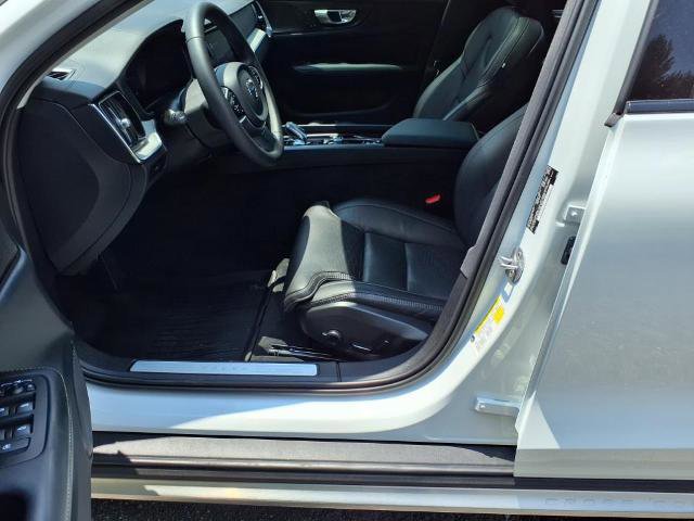 Used 2023 Volvo V60 B5 Cross Country Ultimate w/ Climate Package image 7