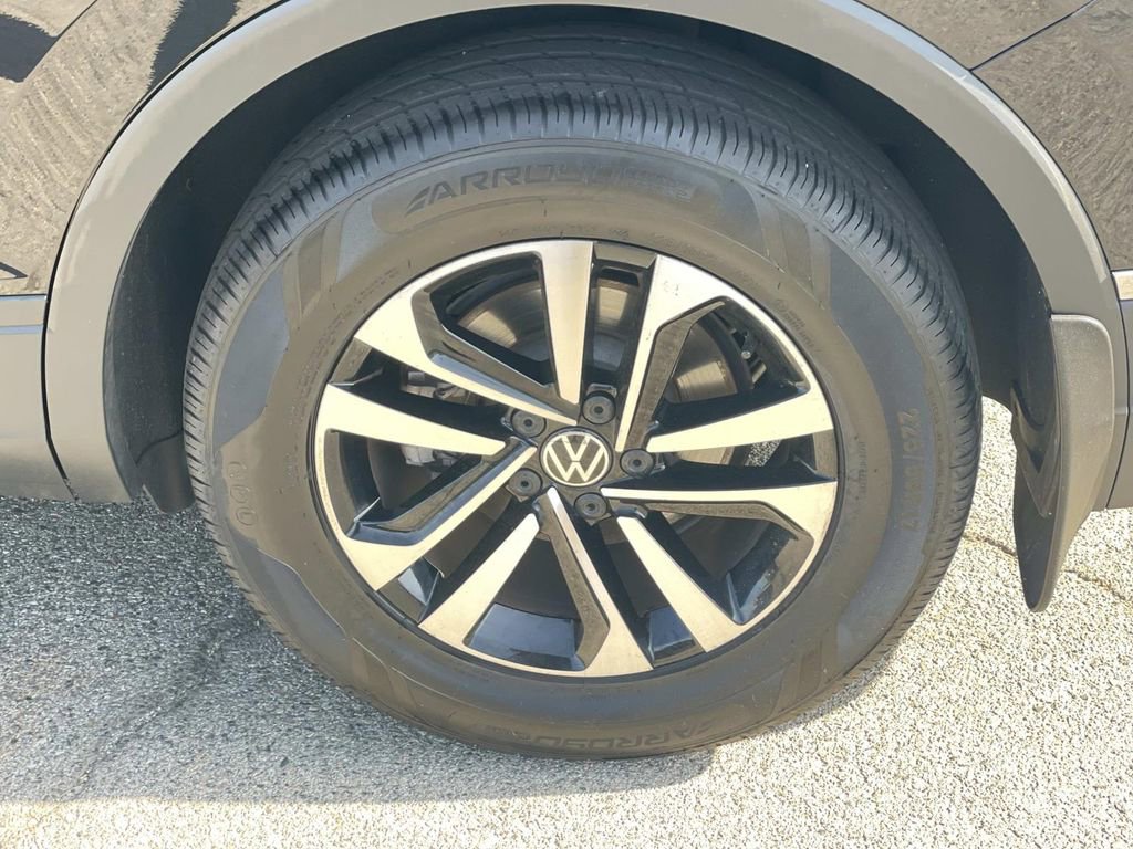 Used 2024 Volkswagen Tiguan S AWD/4WD image 9