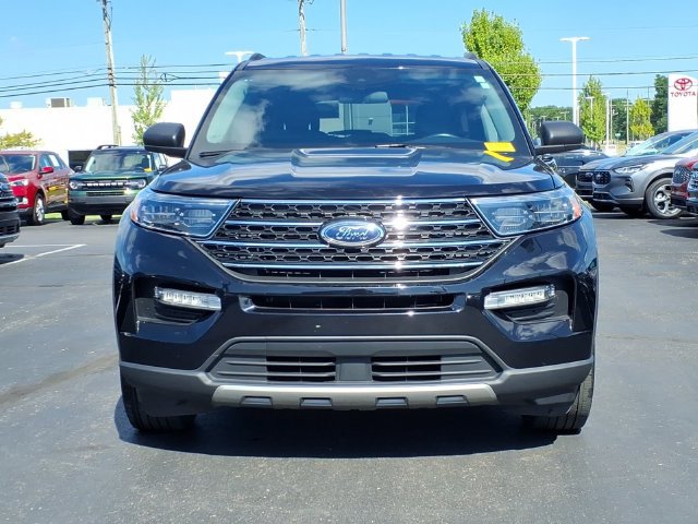 Certified 2023 Ford Explorer XLT w/ Equipment Group 202A AWD/4WD image 2