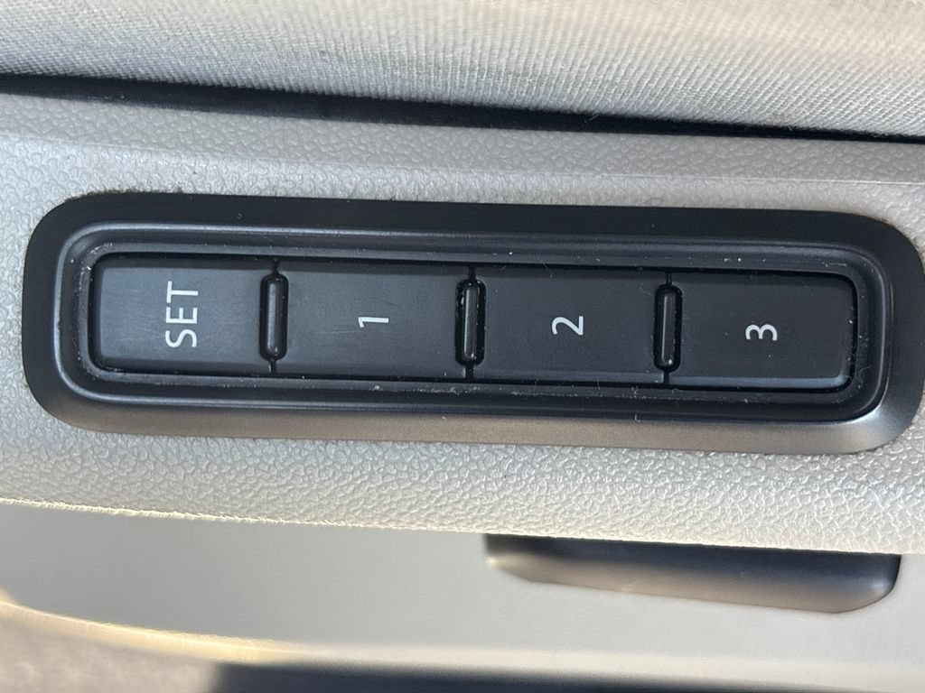 Used 2018 Volkswagen Atlas SEL AWD/4WD image 34