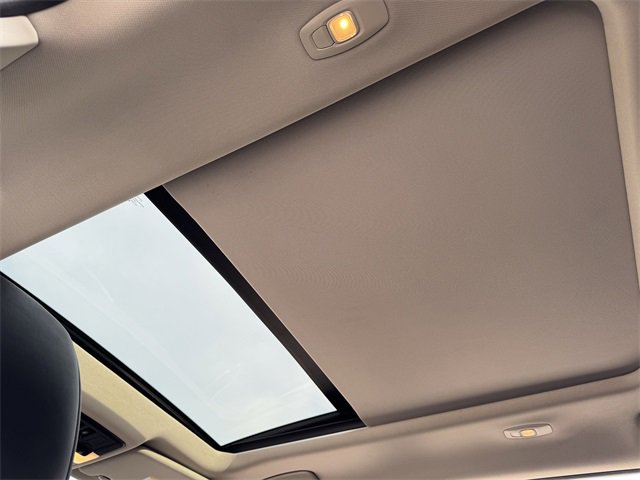 Used 2021 Nissan Rogue SV w/ Premium Package image 26