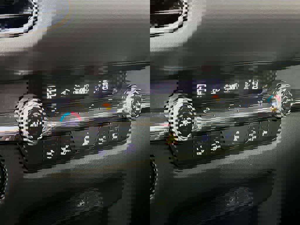 Used 2021 MAZDA CX-30 FWD 2.5 S w/ Premium Package image 18