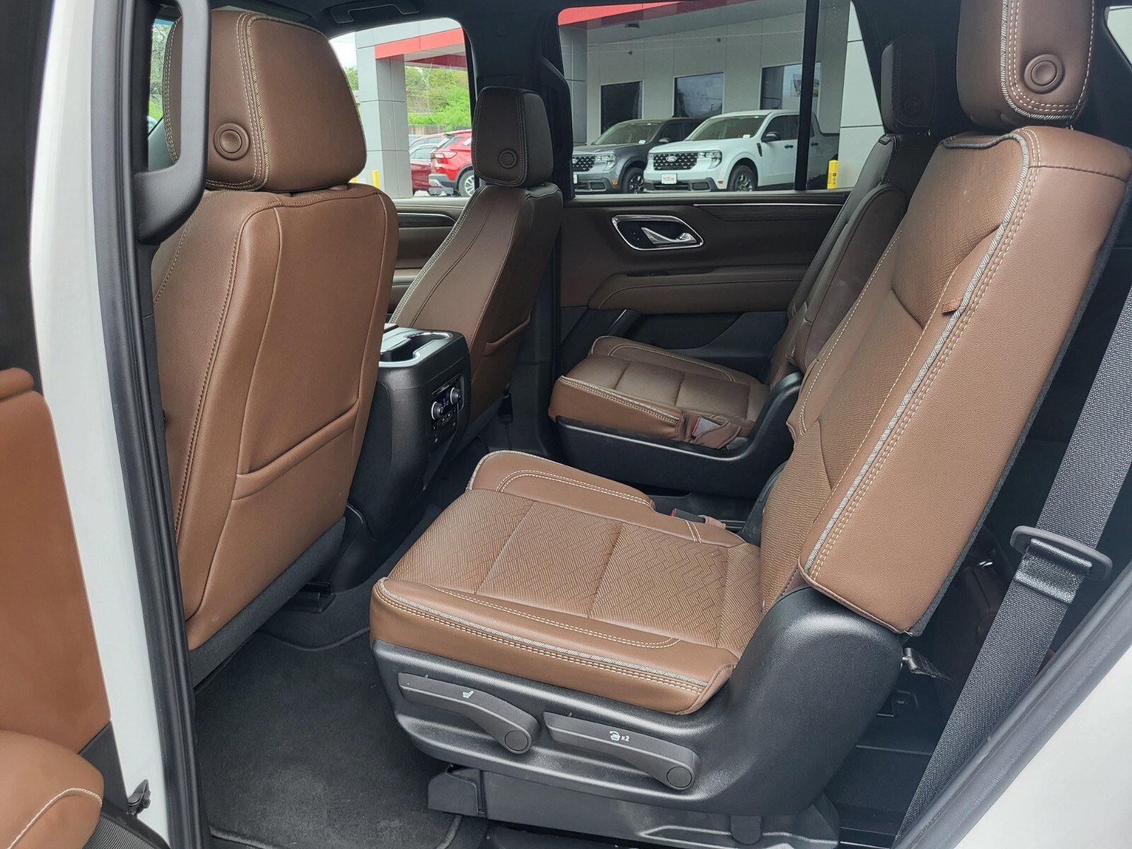 Used 2023 Chevrolet Tahoe High Country w/ Premium Package image 18