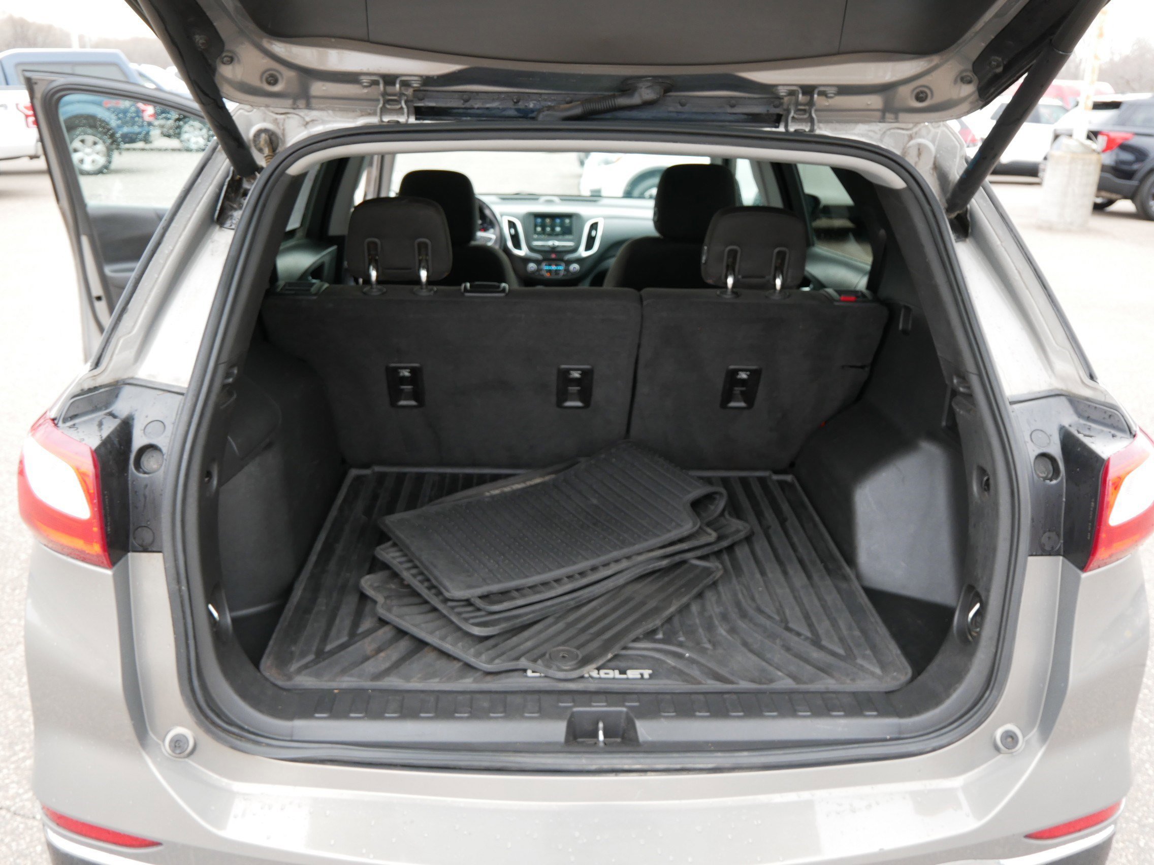 Used 2019 Chevrolet Equinox LT image 18