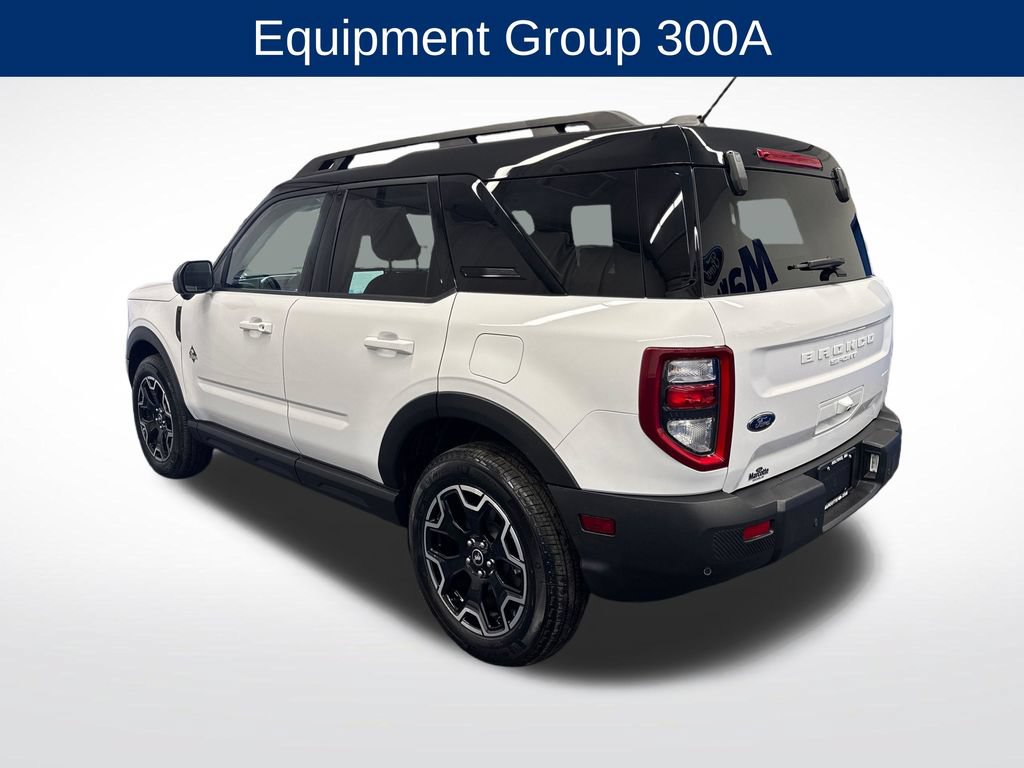 Certified 2025 Ford Bronco Sport Outer Banks w/ Outer Banks Tech Package+ AWD/4WD image 3