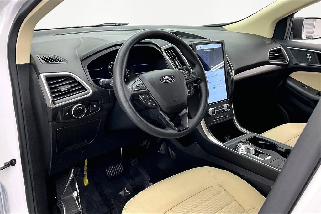 Certified 2024 Ford Edge SE image 14