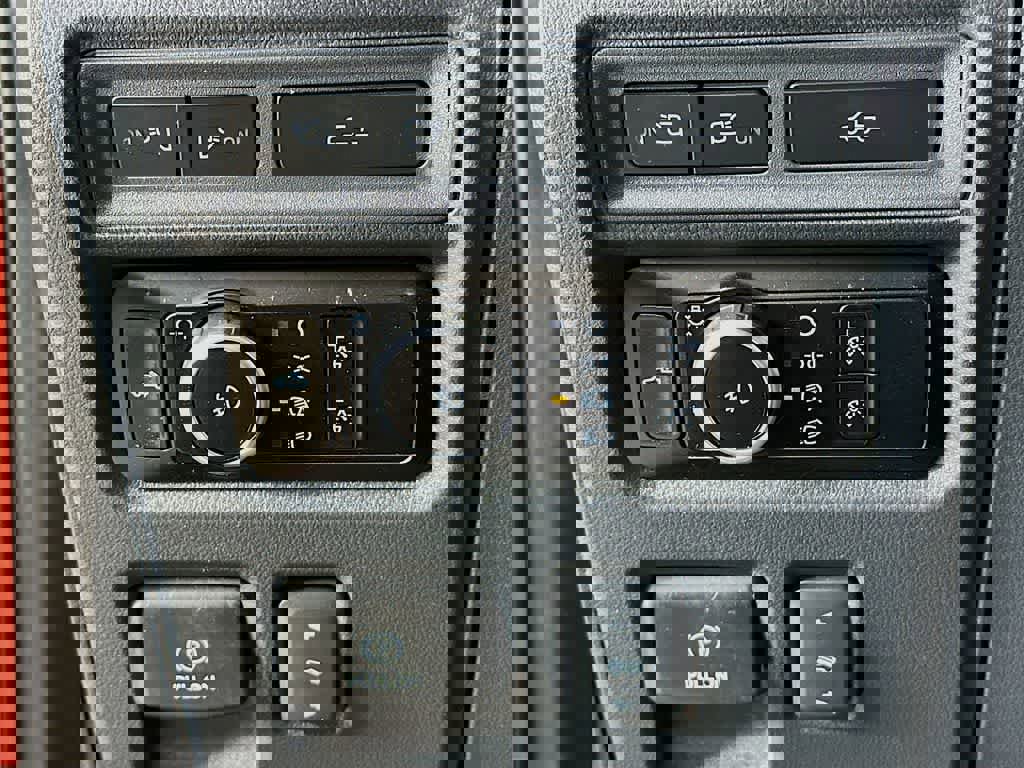 Certified 2023 Ford F150 Lariat w/ Equipment Group 502A High image 27