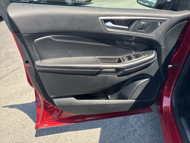 Certified 2024 Ford Edge Titanium AWD/4WD image 15