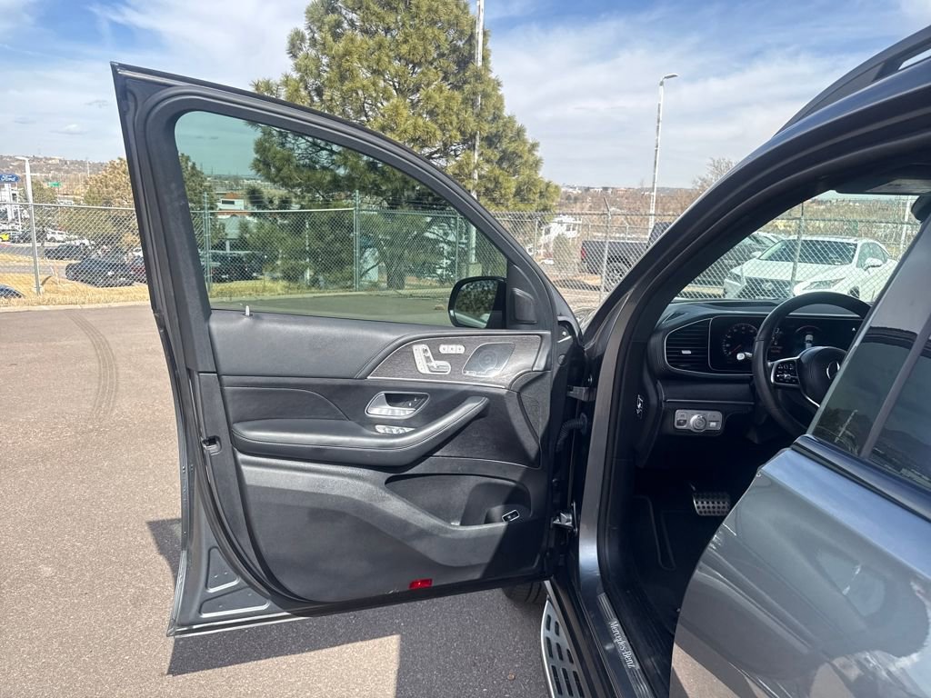 Used 2022 Mercedes-Benz GLS 450 4MATIC image 11