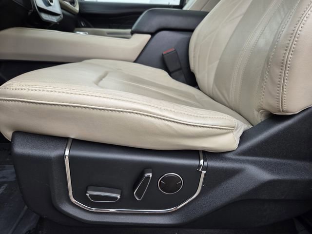 Certified 2022 Ford Expedition Max Platinum image 16