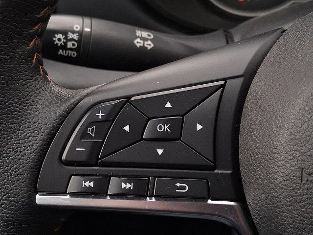 Used 2023 Nissan Versa SR w/ Trunk Package image 20