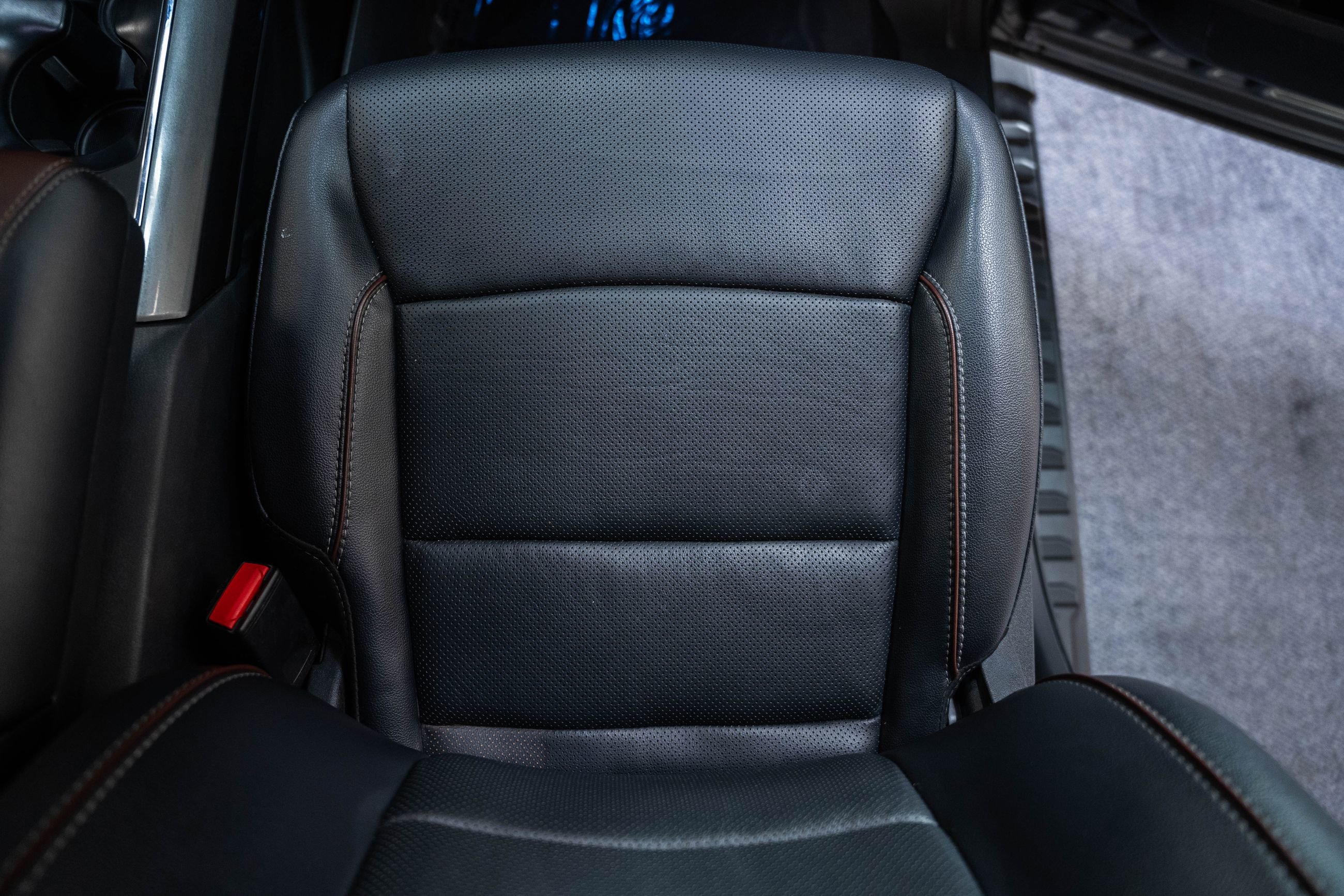 Certified 2023 Ford F150 Lariat w/ Equipment Group 502A High image 39