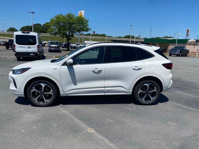 Certified 2023 Ford Escape ST-Line Select w/ Tech Pack #2 AWD/4WD image 4
