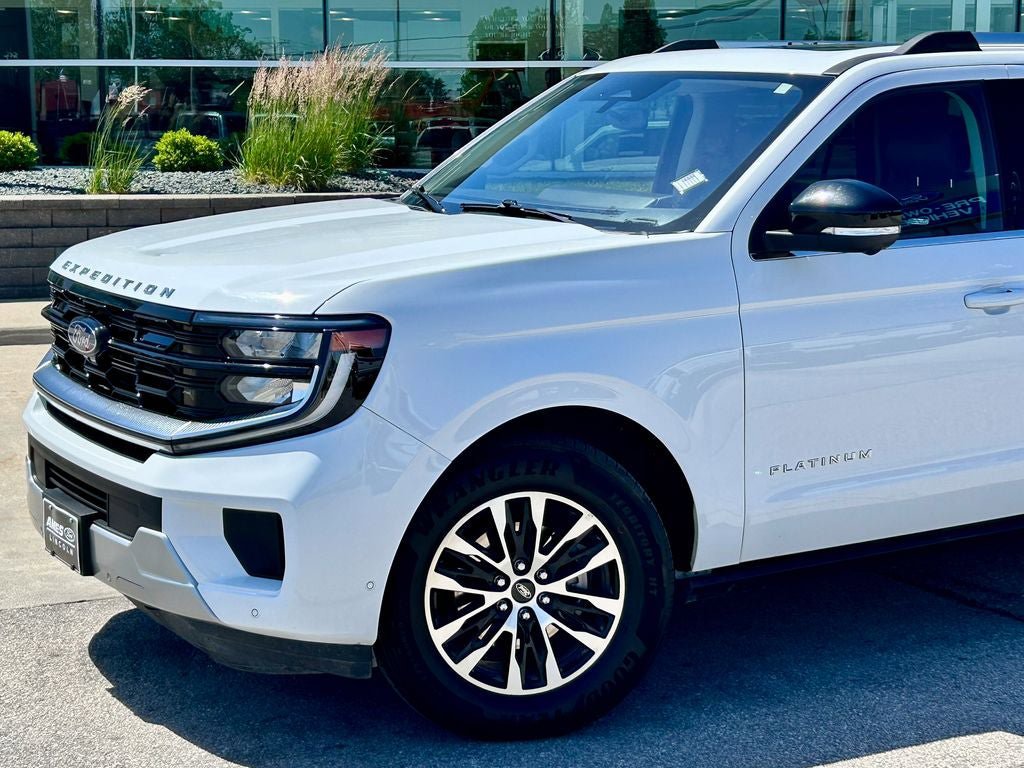Certified 2025 Ford Expedition Max Platinum AWD/4WD image 2