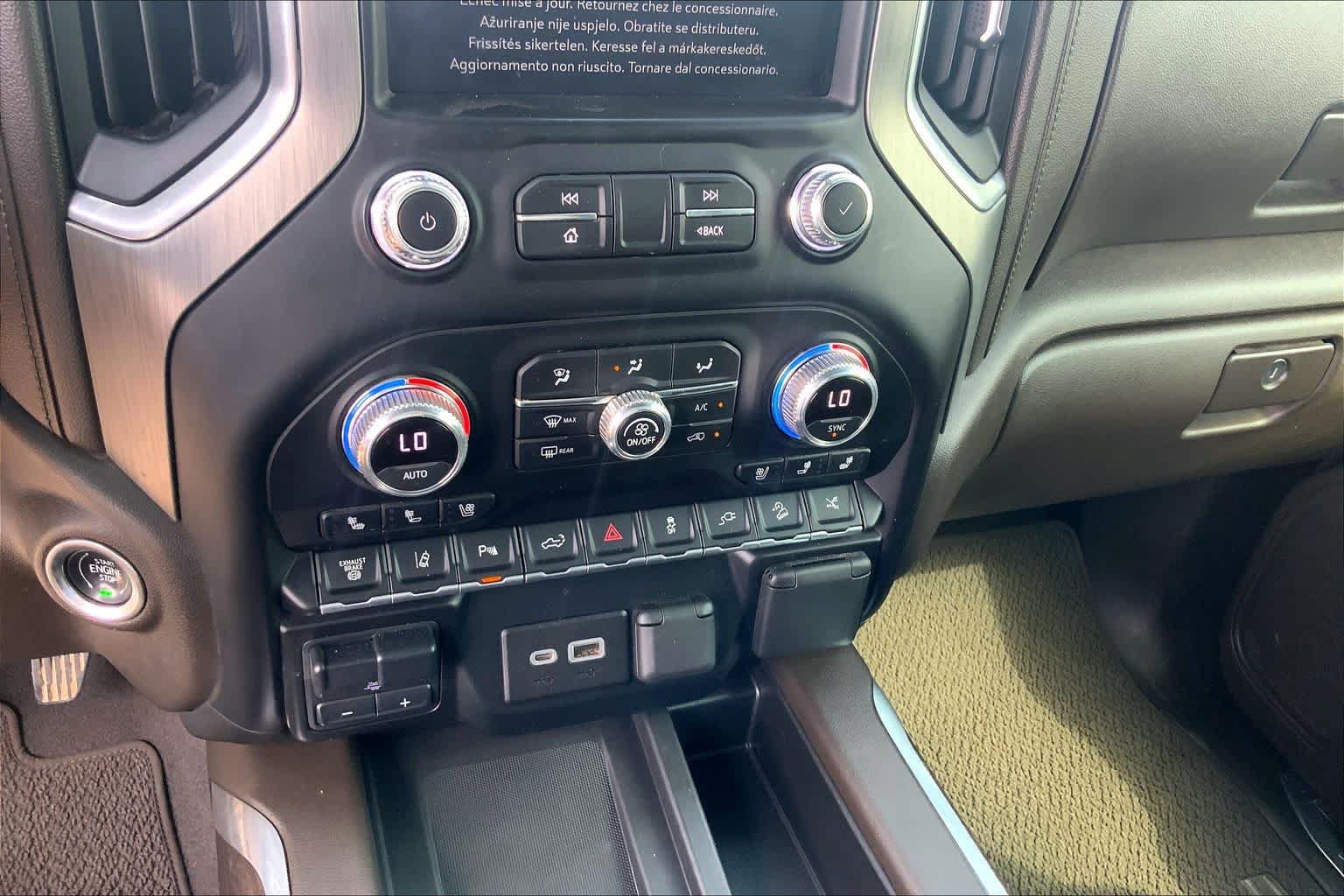 Used 2022 GMC Sierra 2500 Denali w/ Denali Ultimate Package AWD/4WD image 33