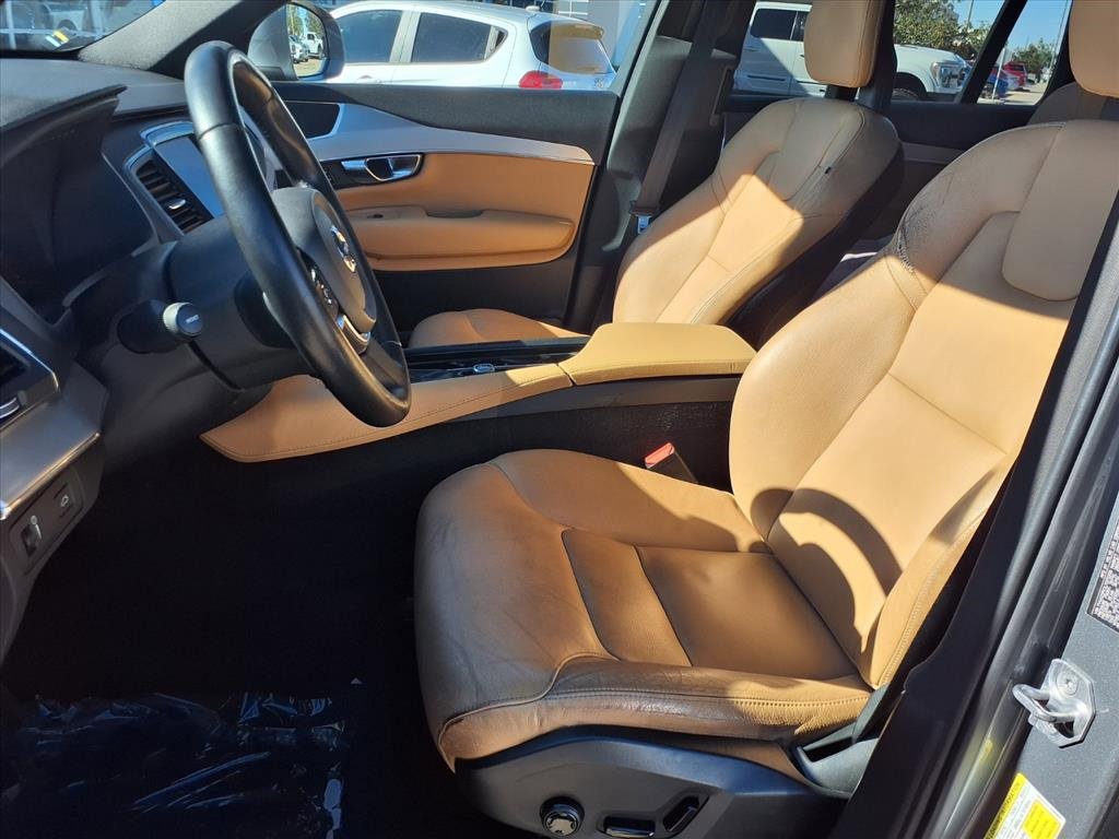 Used 2018 Volvo XC90 T6 Momentum w/ Convenience Package image 18