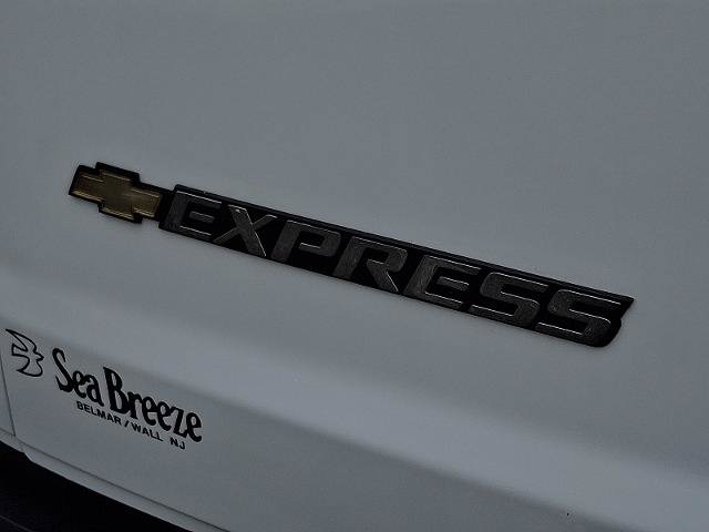 Used 2025 Chevrolet Express 2500 w/ Driver Convenience Package RWD image 30